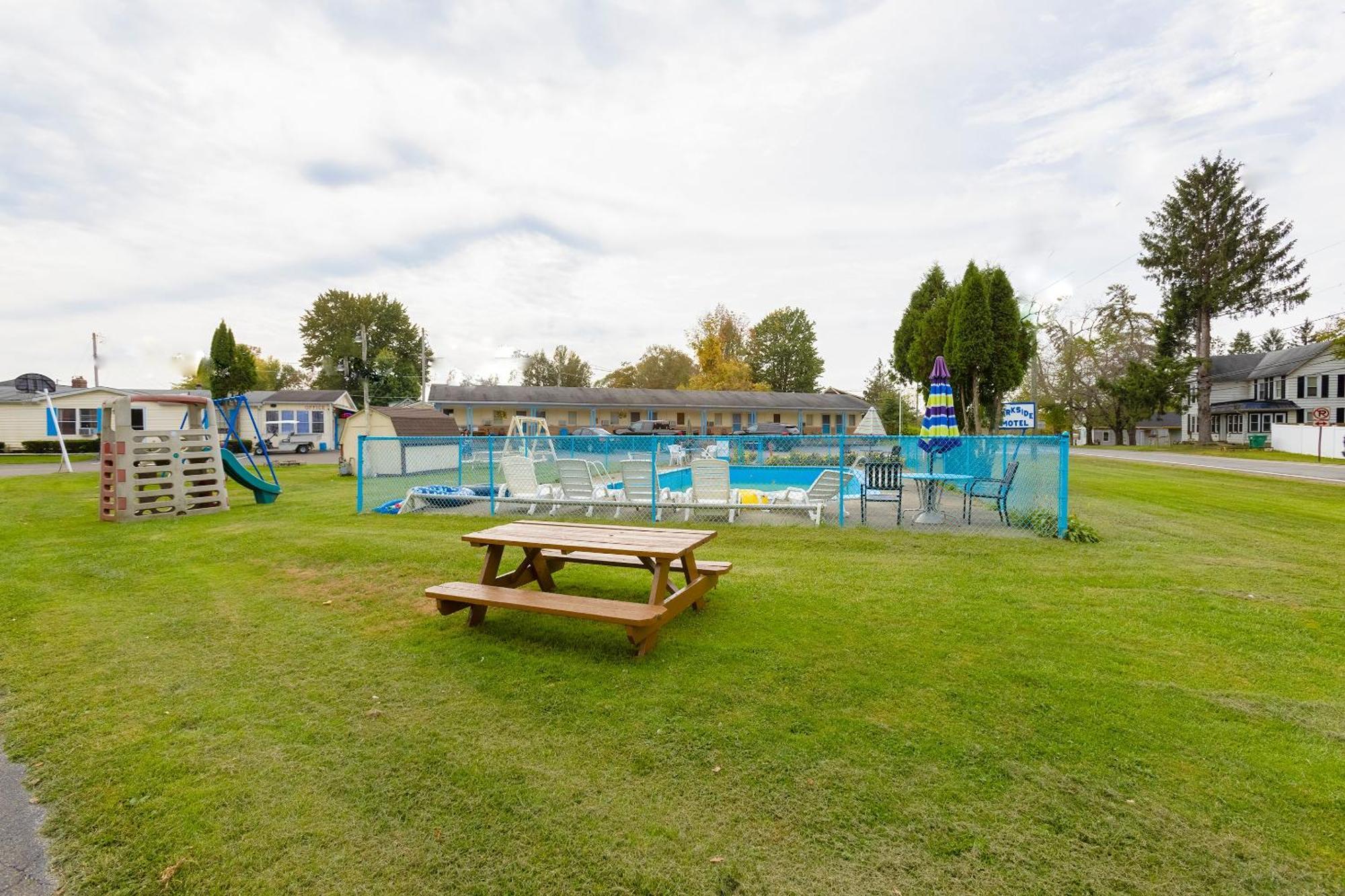 Parkside Motel By Oyo Meadville Conneaut Lake Conneaut Lakeshore Ngoại thất bức ảnh